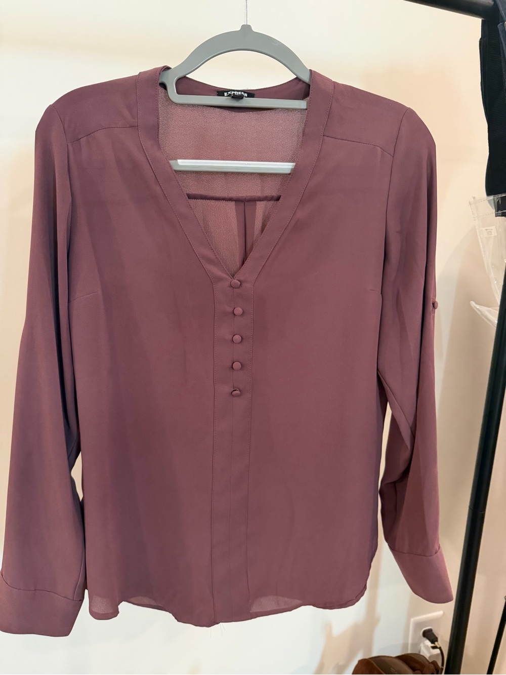 Express Mauve Long-Sleeve Button-Front V-Neck Blouse